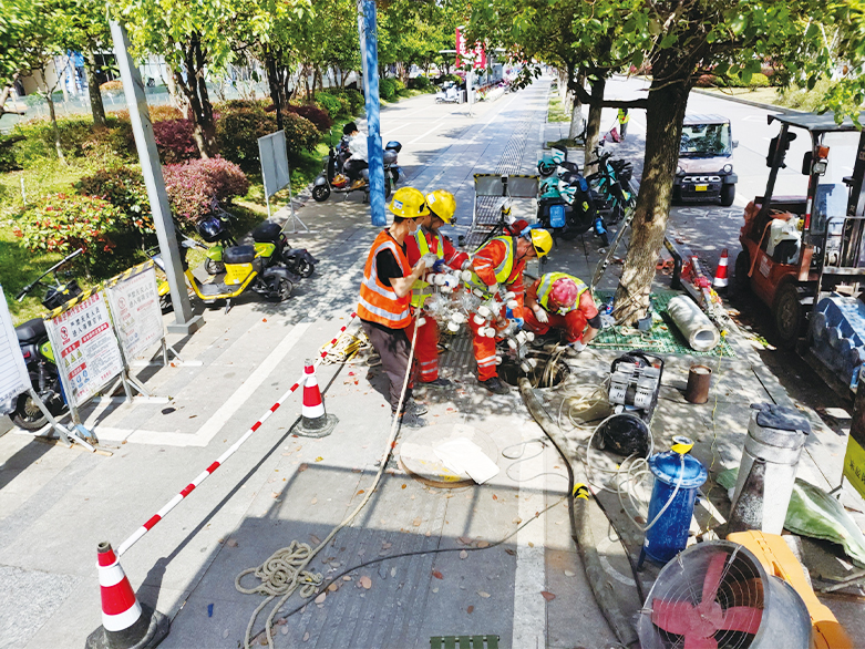  横栏镇UV-CIPP紫外光固化修复